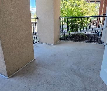 FREE 1 month rent 2-Bedroom + Den, 2-Bathroom Condo - Photo 4