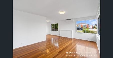 Comfort, Space & Convenience in the Heart of Bulleen - Photo 3