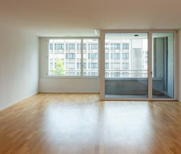 Grosszügige, wunderschöne 2.5-Zimmerwohnung zu vermieten - Foto 1