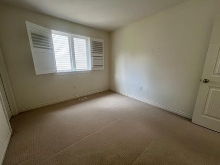 For Lease - 246 GRAVEL RIDGE Trail, Kitchener, Ontario - Photo 2
