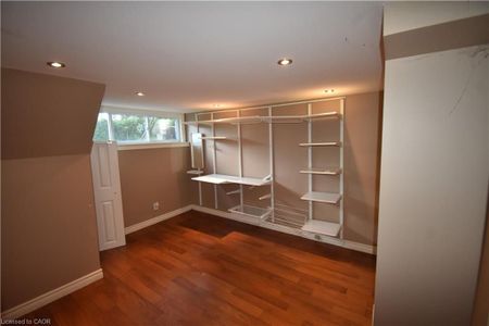 For Lease - 623 KING Road, Burlington, Ontario - Photo 3