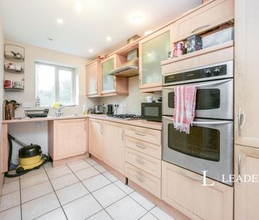 4 bedroom house to rent Cadeby Court, Broughton, Milton Keynes, MK10 - Photo 3