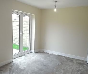 3 Bedroom - Photo 2