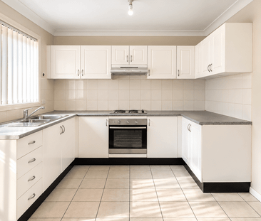 Charming 2 bedroom home. - Photo 2