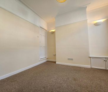 Terraced House to rent on - Photo 1