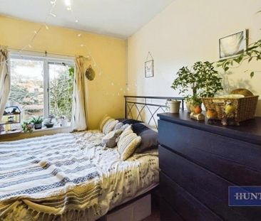 4 bedroom terraced house to rent - Photo 1