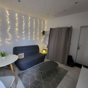 JOLI STUDIO AVEC TERRASSE - Photo 2
