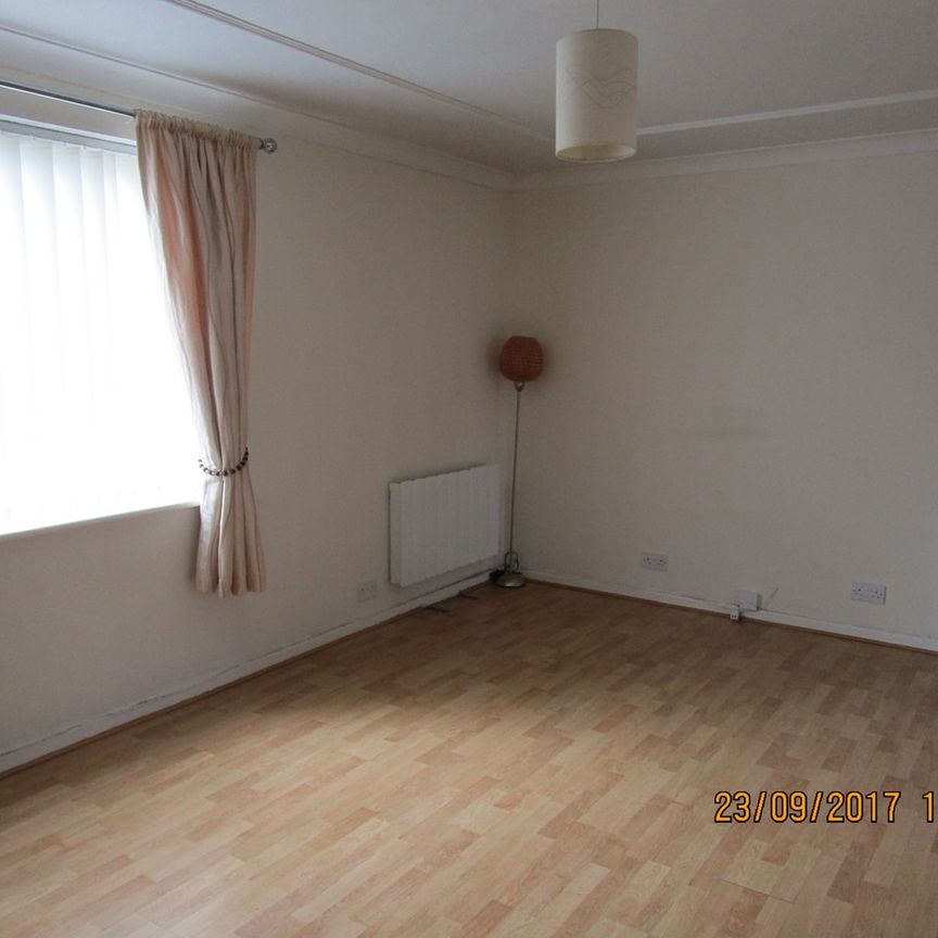 2 Bed Flat, Oakland Court, CH43 - Photo 1