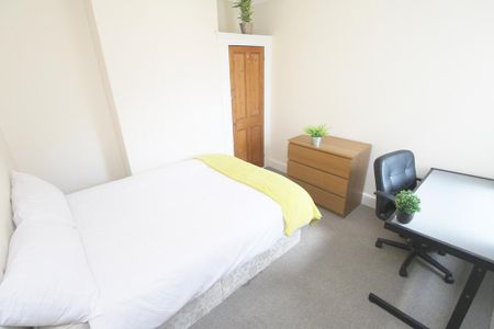 5 bedroom terraced house to rent - Photo 3