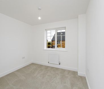 3 bedroom semi-detached house to rent - Photo 6