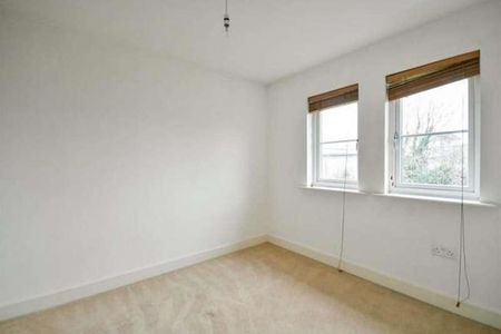 Barley Leaze, Chippenham, SN14 - Photo 2