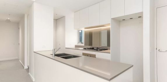 MGM MARTIN - TWO BEDROOM APARTMENT - Photo 2