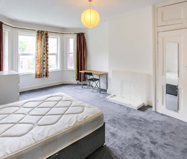 BILLS INCLUDED – Bainbrigge Road, Headingley, Leeds, LS6 - Photo 1