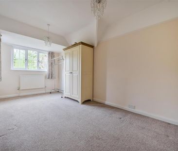 5 bedroom detached house to rent - Photo 5