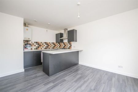 2 bed Apartment To Let - Photo 2