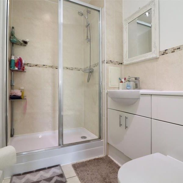 Guildford Road, Woking - 2 bedrooms Property for lettings - Seymours - Photo 1