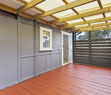 Convenient Family Home - Photo 6