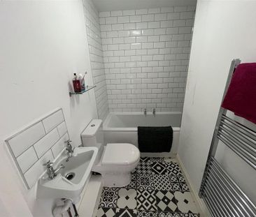 2 bedroom terraced house to rent - Photo 3