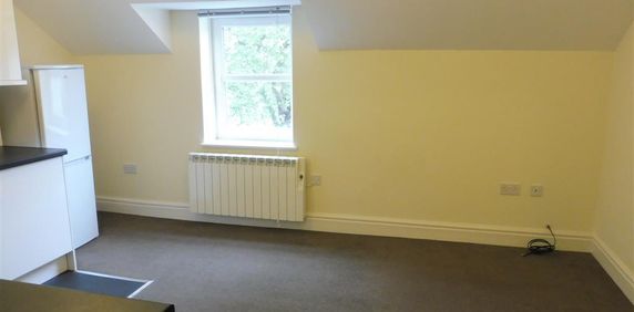 Chequer Road - Photo 2