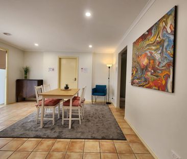 10 Lauffre Walk, Caroline Springs, Vic 3023 - Photo 5