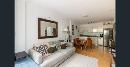 Modern inner-city living moments from Taylor Square - Photo 4