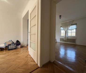 Gesamte ETAGE in Zweifamilienhaus + zwei BALKONE + sehr SONNIG + he... - Photo 2