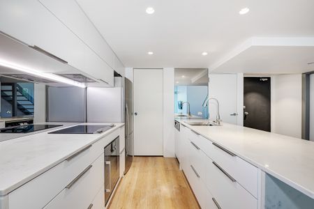 Unfurnished two bedroom warehouse conversion within Angus House - Photo 3