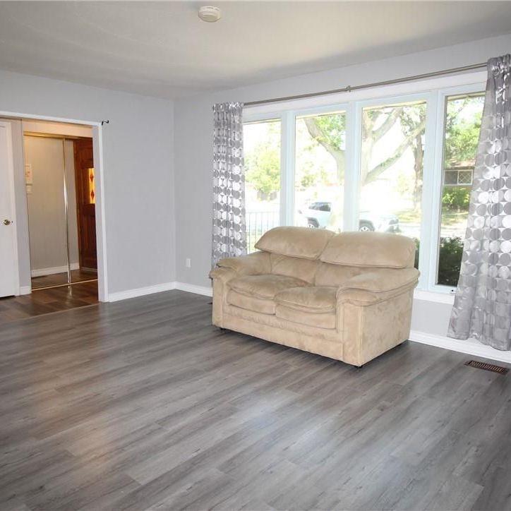 For Lease - 4 Purnell Drive, Hamilton, Ontario - Photo 1