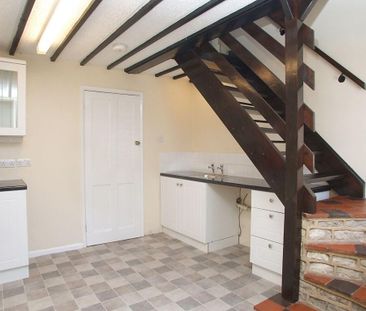 2 bedroom end of terrace house to rent - Photo 1