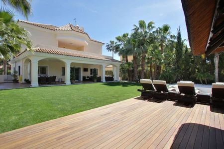 Mangifique villa 6 chambres avec piscine chauffée 200 mètres de la plage proche Puerto Banus - Photo 3