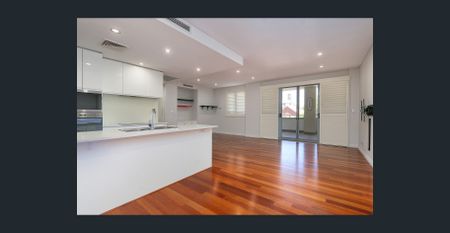 STYLISH AND SOPHISTICATED - Photo 5