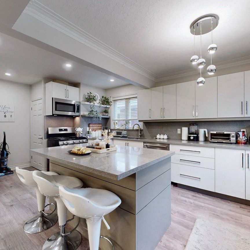 For Lease - 11 Elynhill Drive, Toronto, Ontario - Photo 1