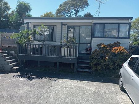 1 Bedroom House, Manurewa, space for 2 cars - Photo 3