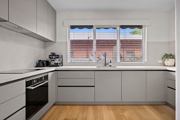 Light, Bright & Renovated - Photo 1