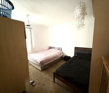 4 bedroom terraced house to rent - Photo 6