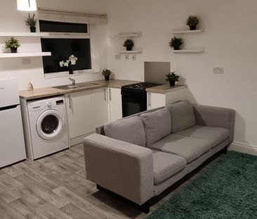 1 Bed Flat, Bensham Manor Road, CR7 - Photo 6