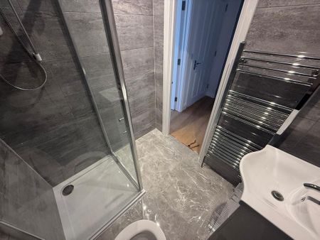 1 bedroom flat to rent - Photo 5