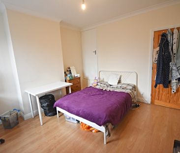 2 Bedroom End Terraced House - Photo 4