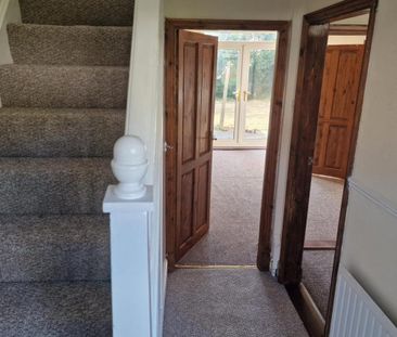 3 bedroom semi-detached house to rent - Photo 4
