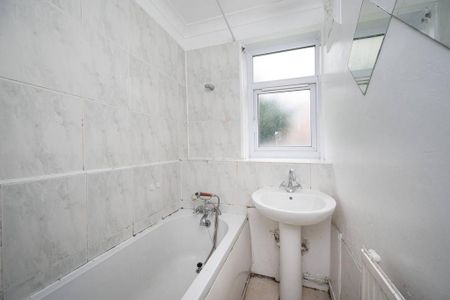 4 bedroom flat to rent - Photo 5