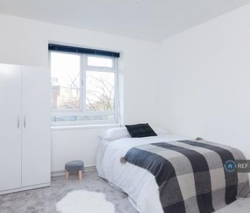 1 bedroom in a flat share to rent - Photo 1