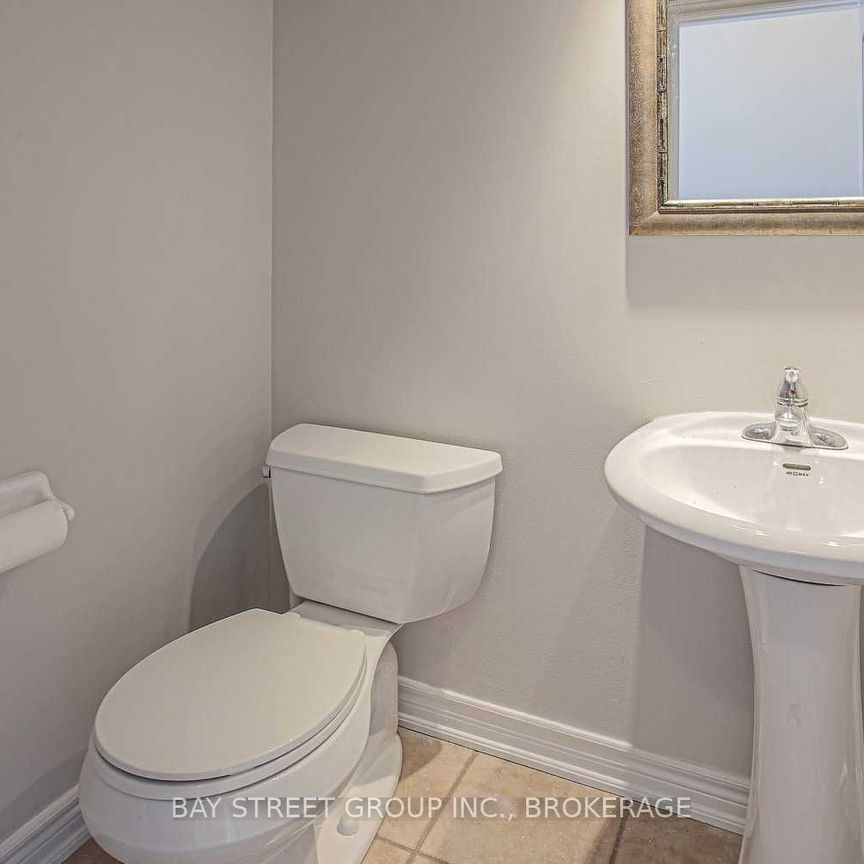 For Lease - 47 Gemini Crescent, Richmond Hill, Ontario - Photo 1