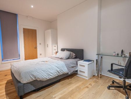 3 bedroom apartment to rent - Photo 3