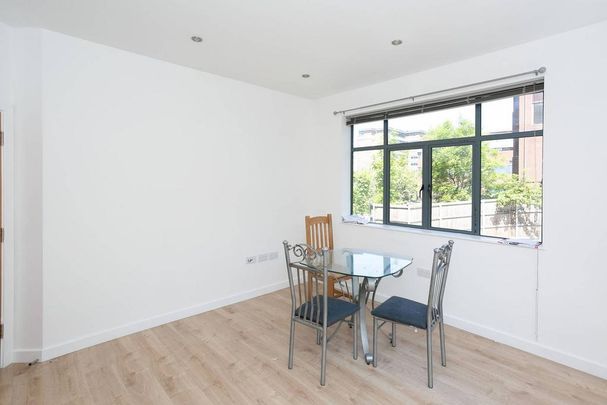 1 bedroom flat to rent - Photo 1