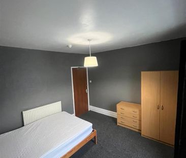 Room For Rent Wood Road, Treforest - Photo 2