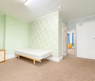 En-Suite Room To Let - HP11 - Photo 1