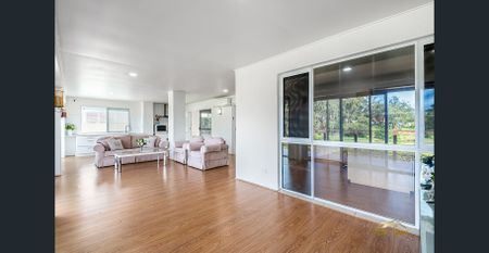 Large Double Storey with Five beedroom & Four living in in Quiet and Quality Proximity - Photo 5