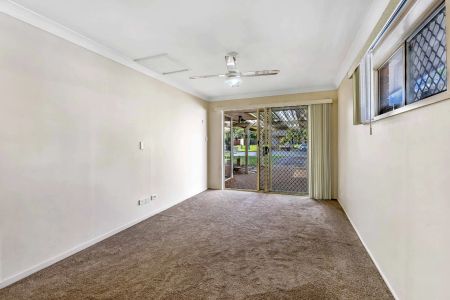 Fantastic location - Walk to John Paul College - Photo 5