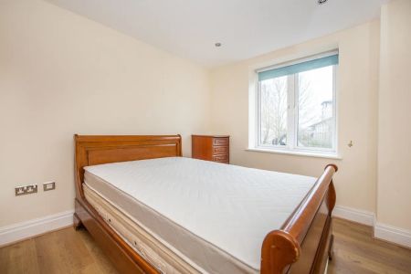 3 bedroom apartment to rent - Photo 3