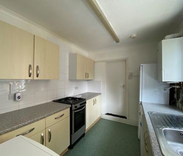 4 bedroom terraced house to rent - Photo 2